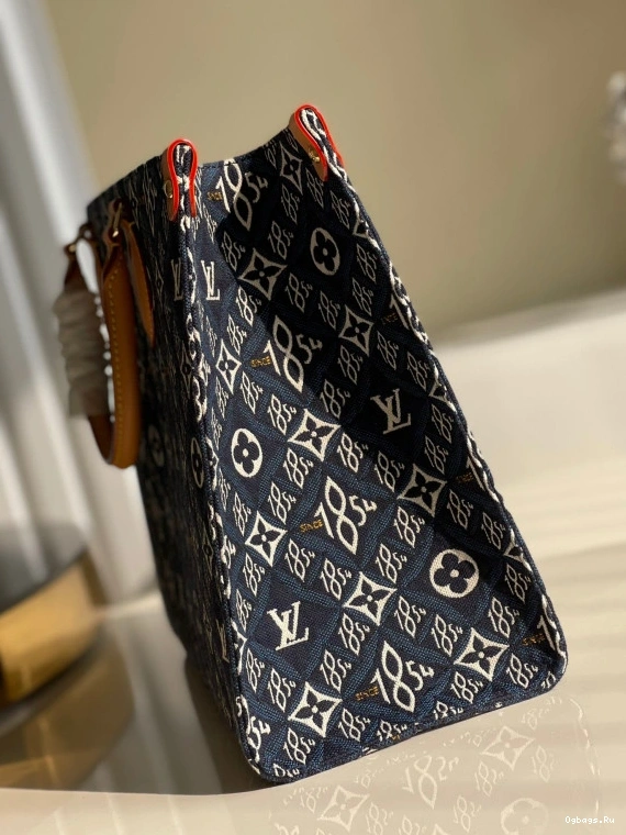 LOUIS MM ONTHEGO VUITTON 0113
